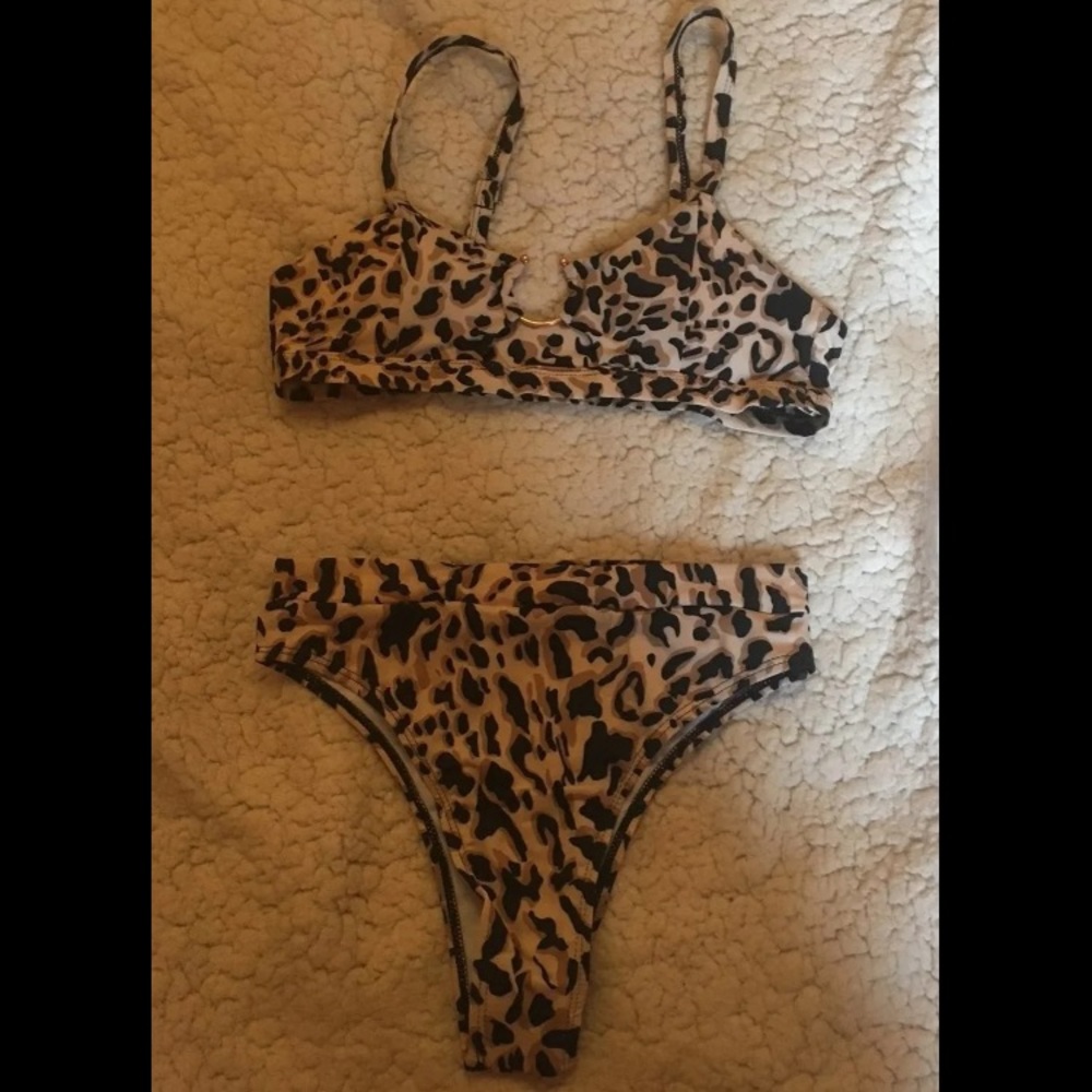 NEVER WORN leopard print bikini set